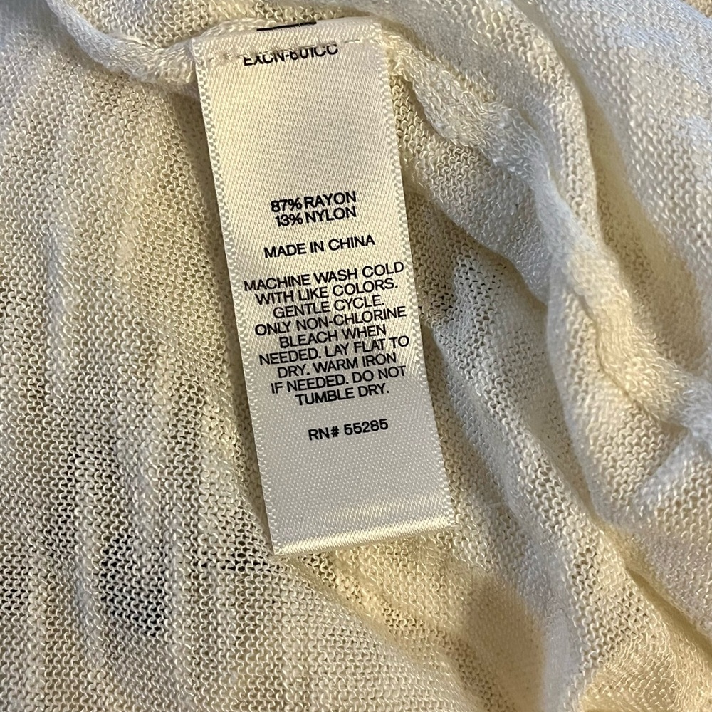 NWOT- Express white lightweight cardigan - Picture 2 of 5